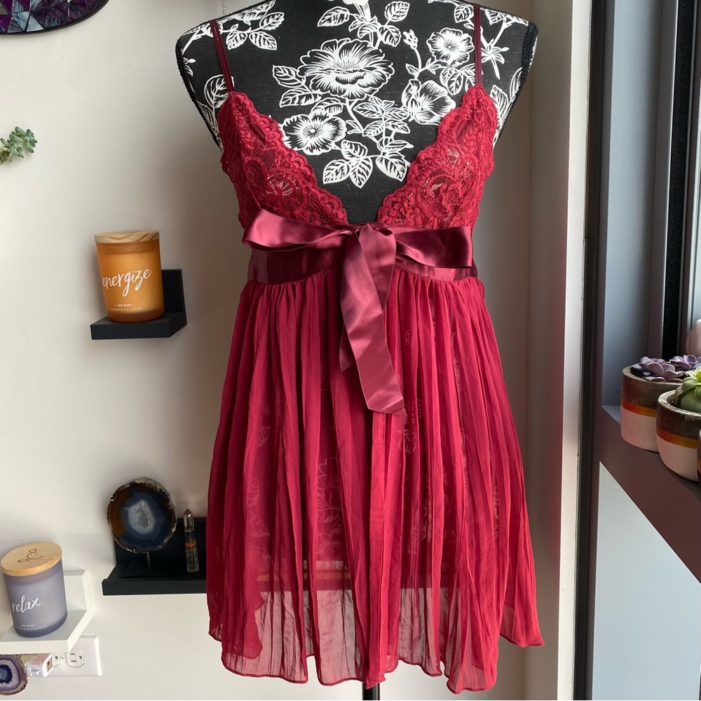 Victoria’s Secret Lace Chemise & Panty Set